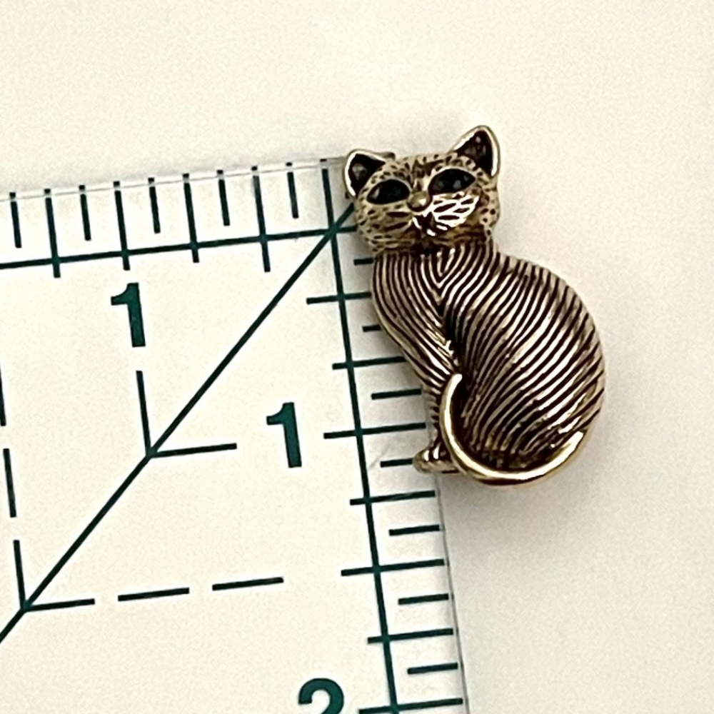 Sweet little cat broach; green zirconia eyes; silver metal; 1.3"H x .67"W; nwot - Picture 6 of 7